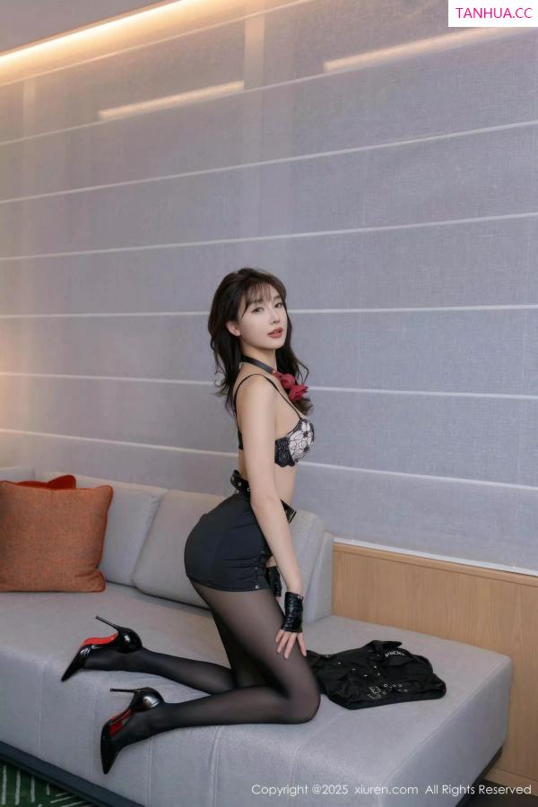 陆萱萱  [XiuRen]高清写真图 2025.03.27 No.10081 陆萱萱 魅惑黑丝第45张图片